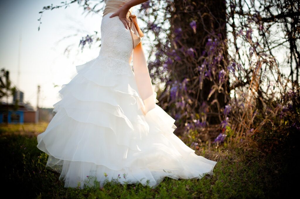 Wybierając idealną suknię ślubną
